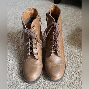 Brown boots size 6
